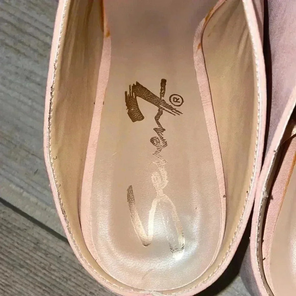 Seven 7 Shoes - Picture 2 of 6